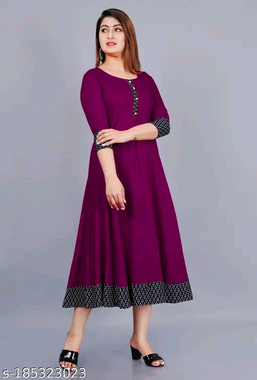 Trendy Women's Solid Printed Round Flared Kurtis