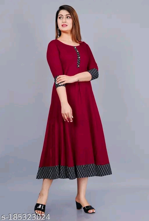 Trendy Women's Solid Printed Round Flared Kurtis